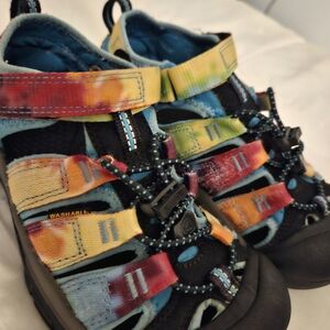 Unisex rainbow bug kids  Keens